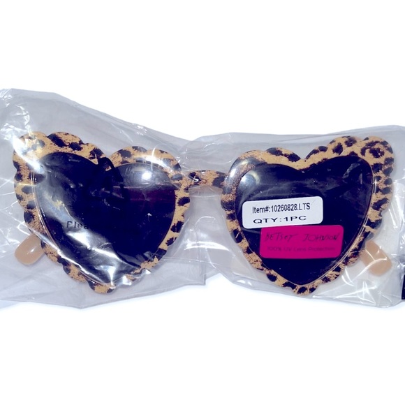 BETSEY JOHNSON True To Heart Sunglasses Leopard Cat Eye Scalloped Heart Shape - Picture 3 of 5